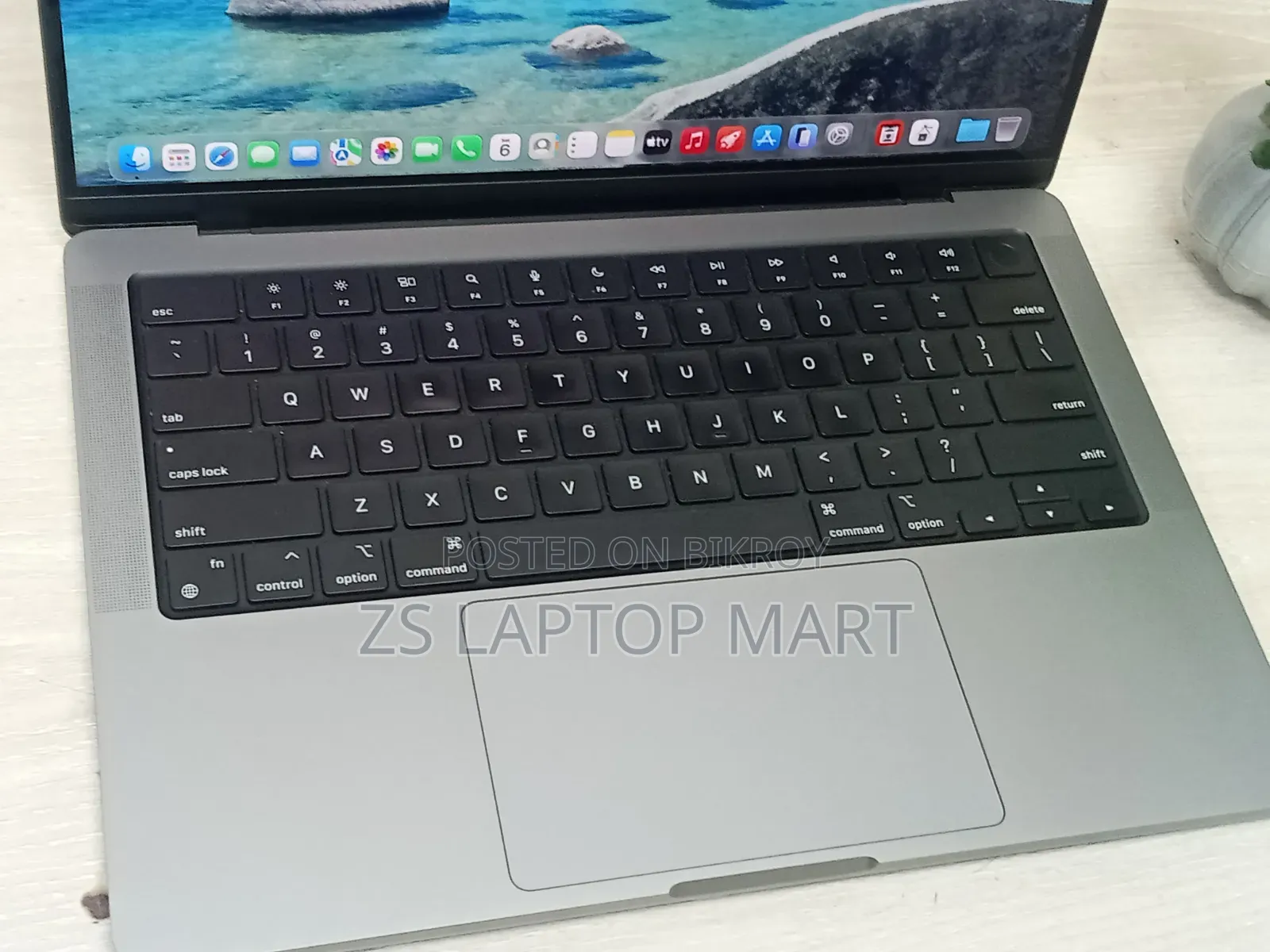 Laptop Apple MacBook Pro 2021 M1 16GB Apple M1 Pro SSD 512GB