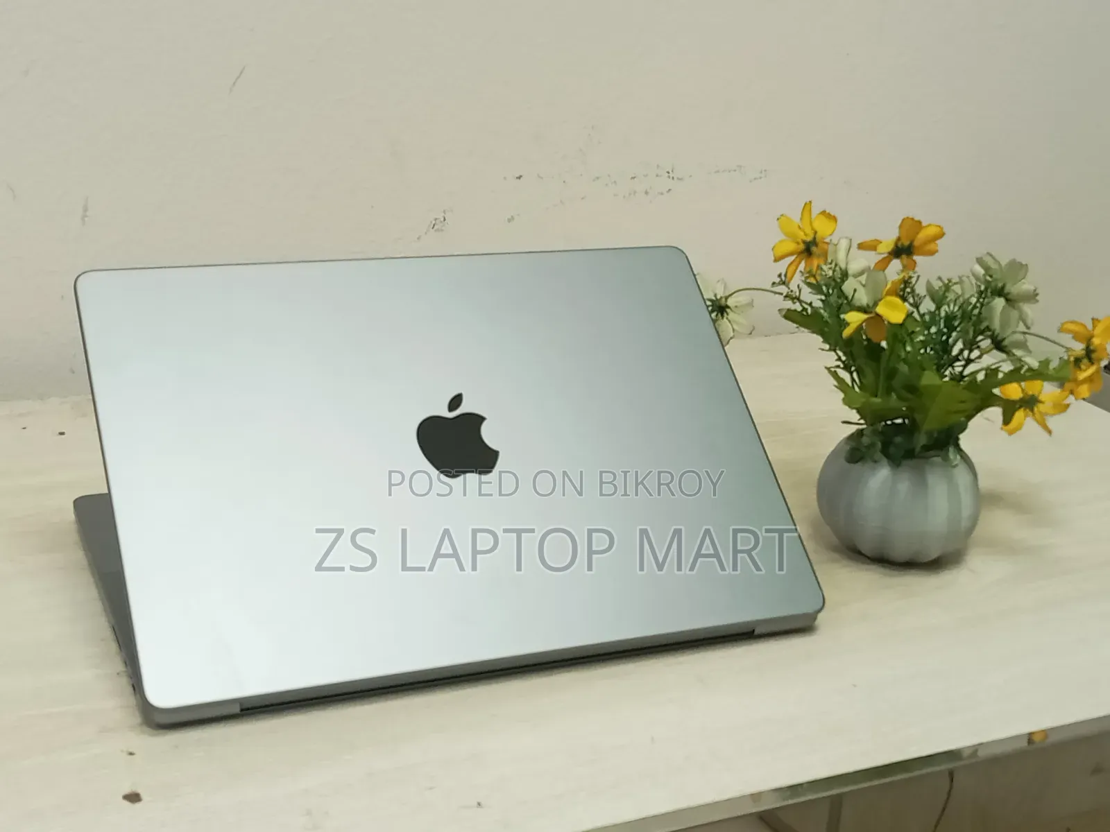 Laptop Apple MacBook Pro 2021 M1 16GB Apple M1 Pro SSD 512GB