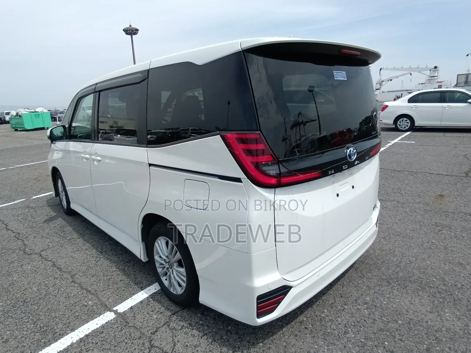 Toyota Noah 2022 Pearl