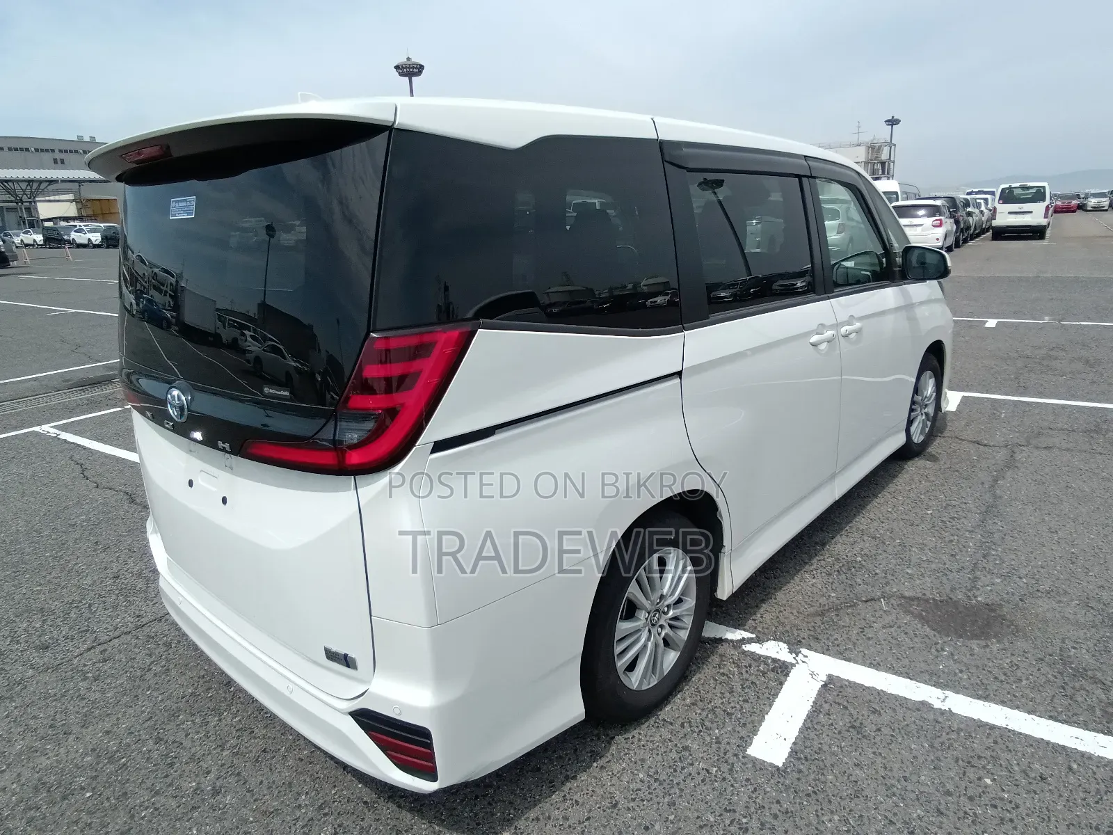 Toyota Noah 2022 Pearl