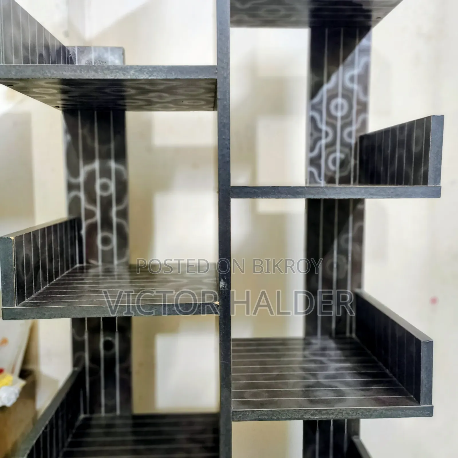 বুক শেলফ