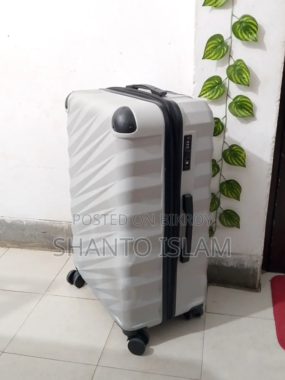 28" Fyber Travel Luggage