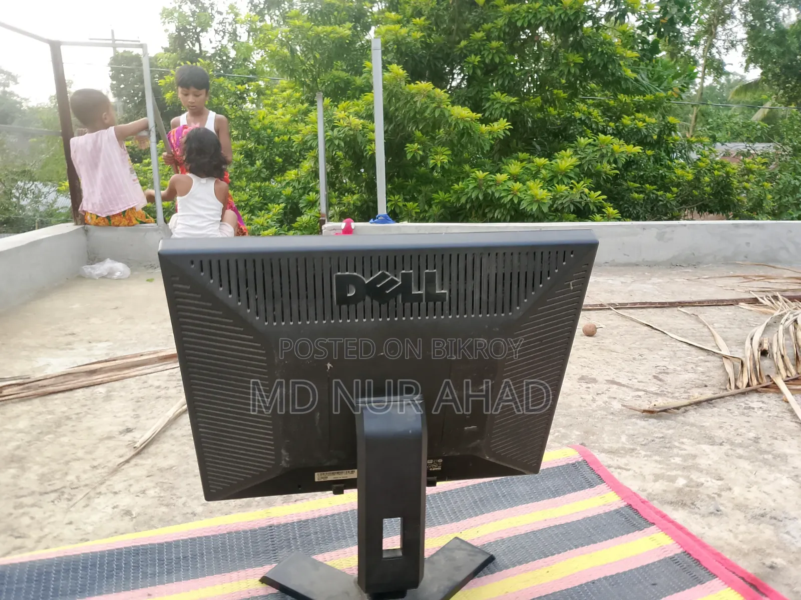 21" Square Dell Monitor