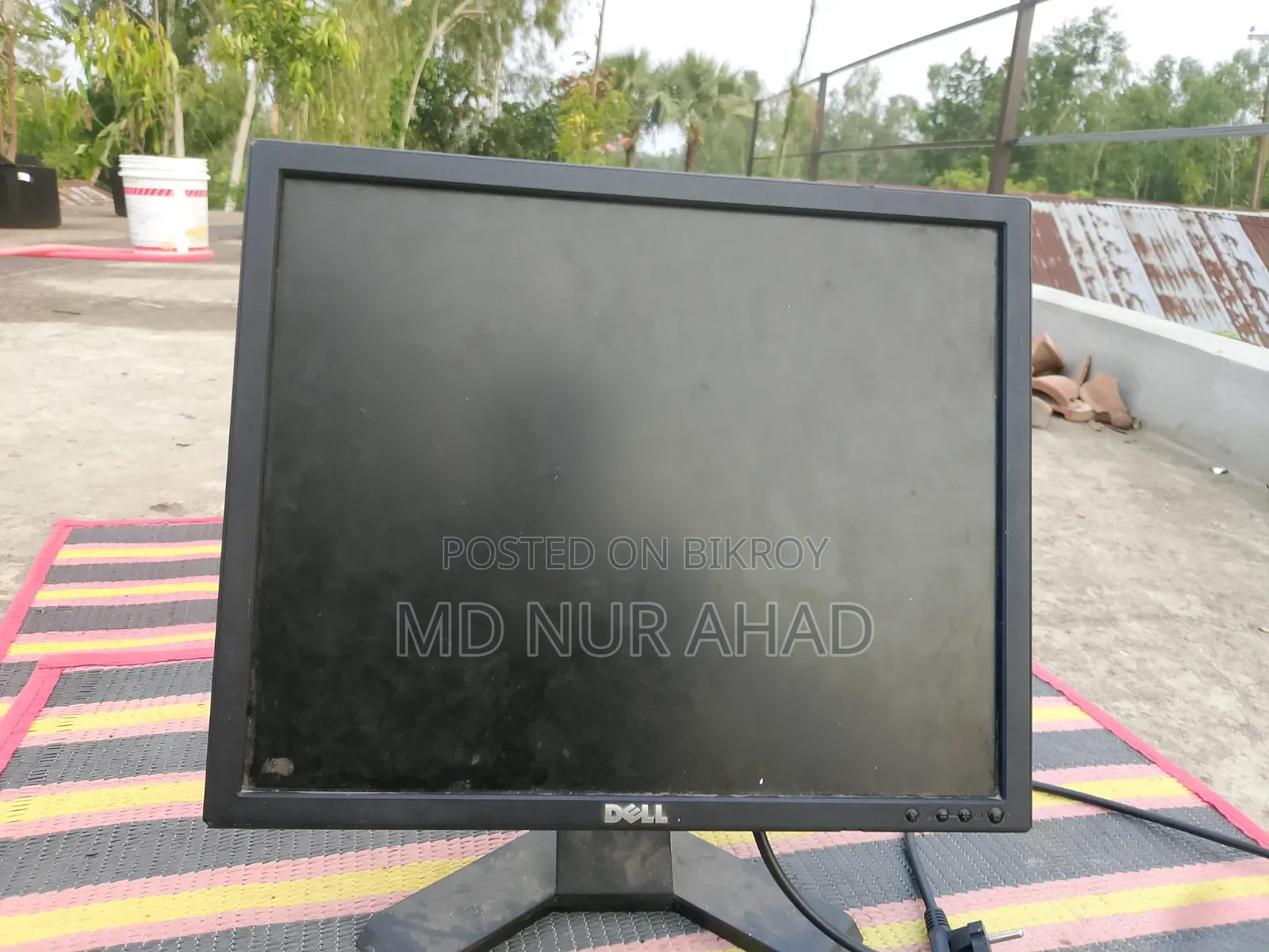 21" Square Dell Monitor