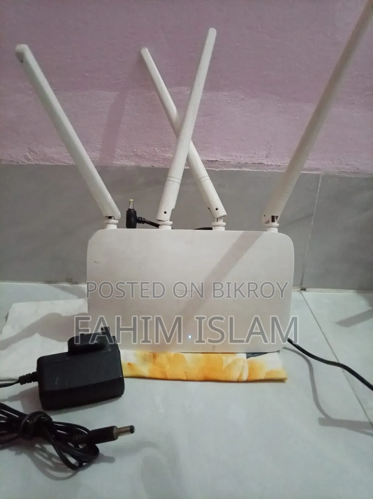 Tenda (4 Antenna) Router
