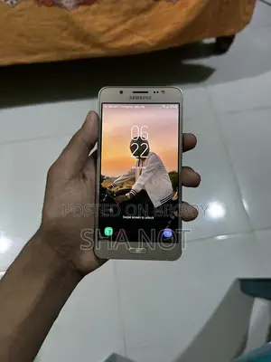 Samsung Galaxy J5 16 GB Rose Gold