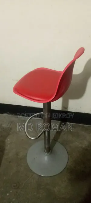 চেয়ারটি এখনো খুব ভালো আছে স্প্রিংও ভালো আপডাউন ও করা যায়