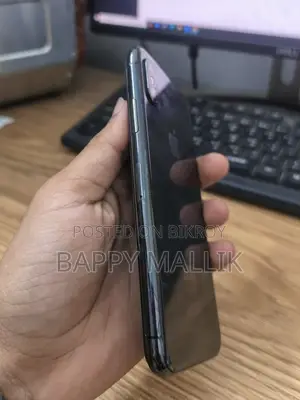 New Apple iPhone XS 64 GB Black