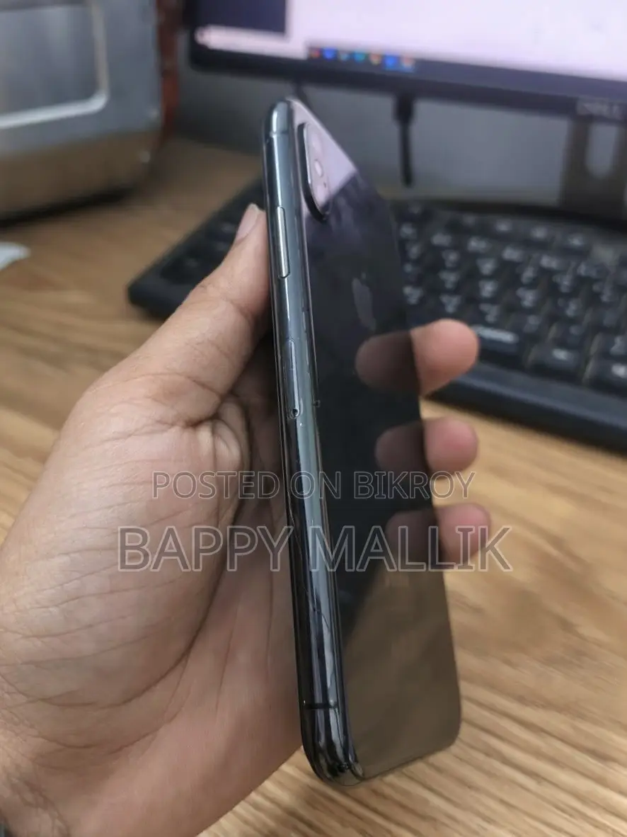 New Apple iPhone XS 64 GB Black