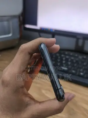 New Apple iPhone XS 64 GB Black