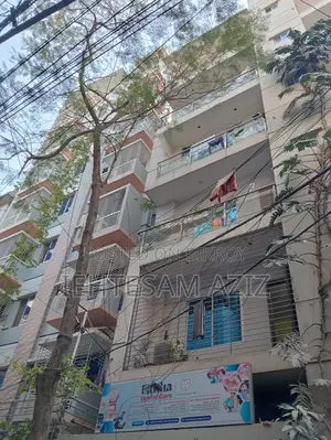 বনশ্রীতে বিক্রয়ের জন্য আসবাবপত্রসহ ২ বেডরুমের অ্যাপার্টমেন্ট