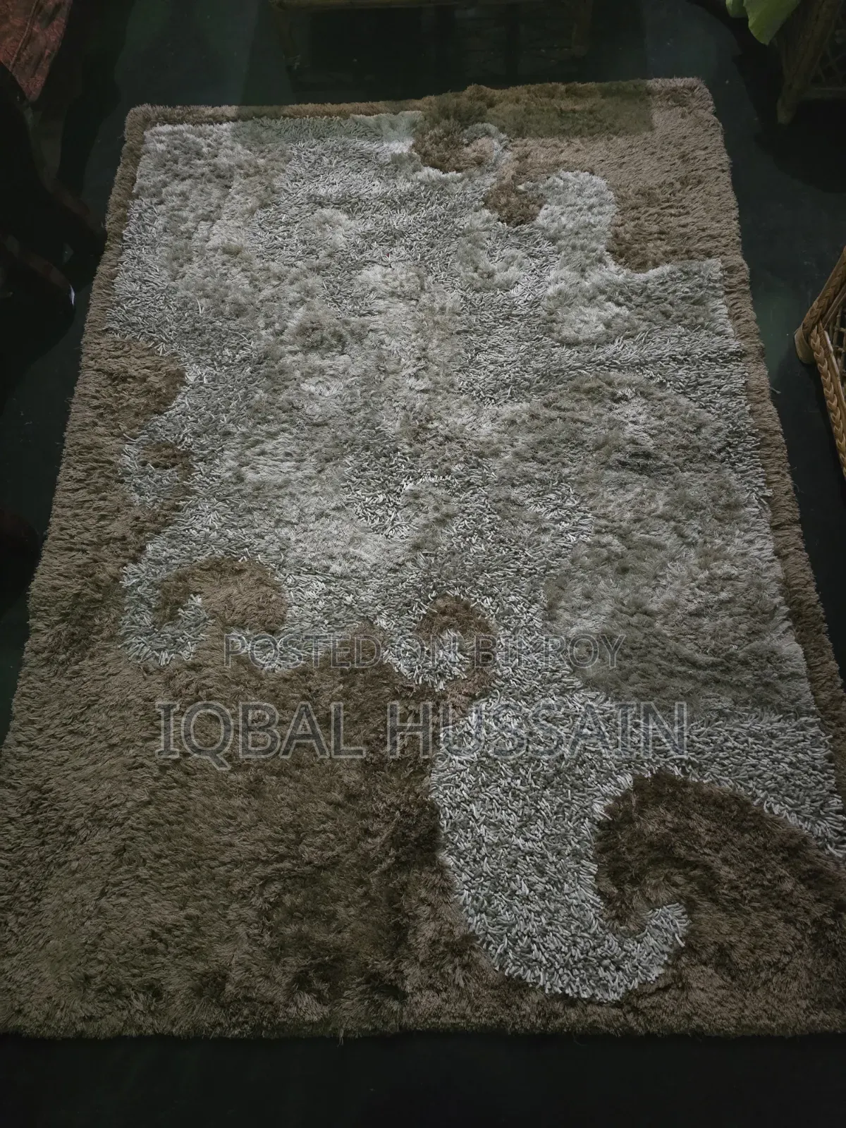 শ্যাকি কার্পেট বা ফ্লাফি রাগ (Shaggy Carpet / Fluffy Rug)