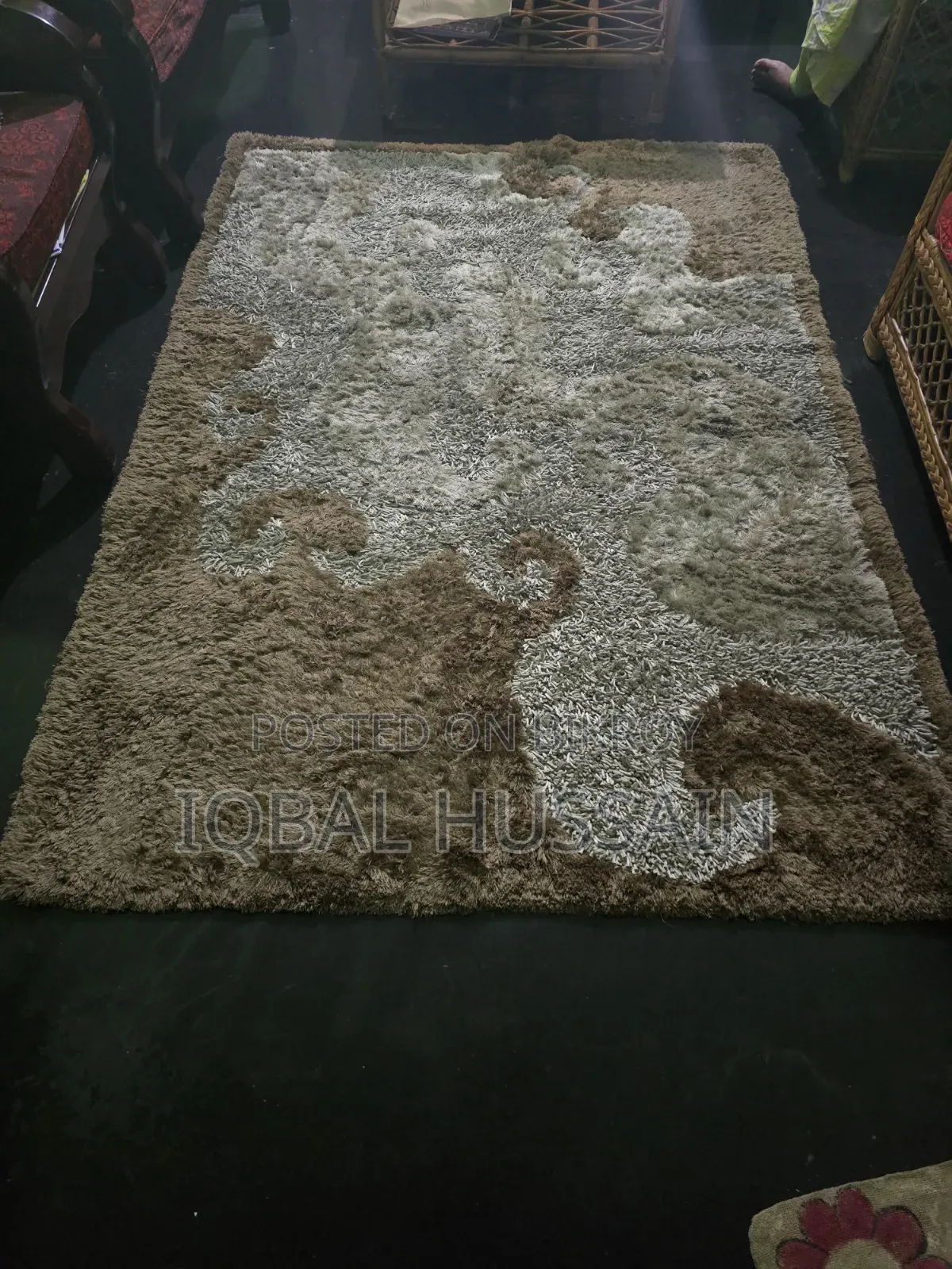 শ্যাকি কার্পেট বা ফ্লাফি রাগ (Shaggy Carpet / Fluffy Rug)