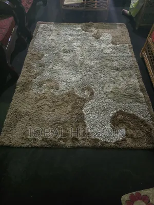 শ্যাকি কার্পেট বা ফ্লাফি রাগ (Shaggy Carpet / Fluffy Rug)