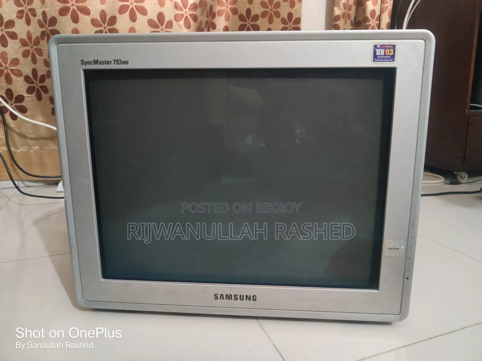 CRT Samsung SyncMaster 793mb - Perfect for Retro Gaming Collectors!