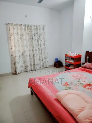 মেয়েদের জন্য রুম ভাড়া (জুলাই)