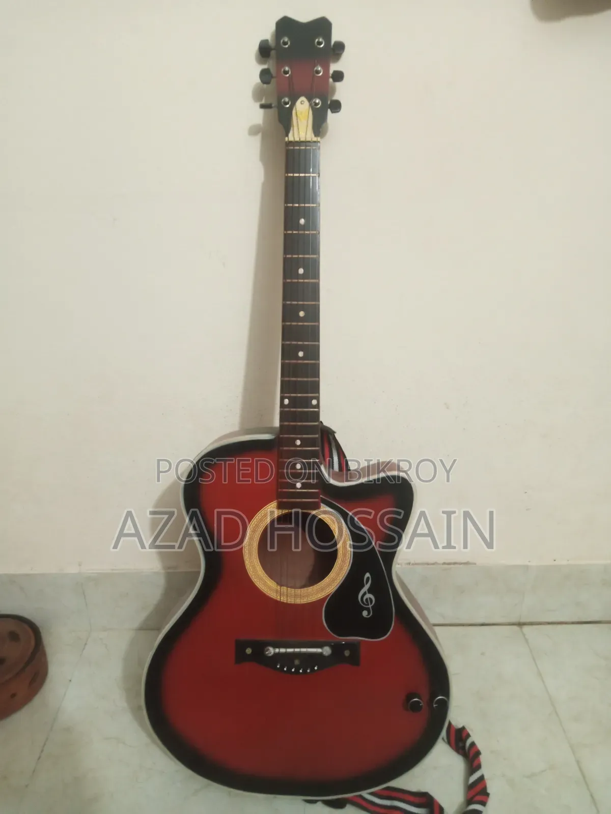 Guitar. Selling because it is not used.