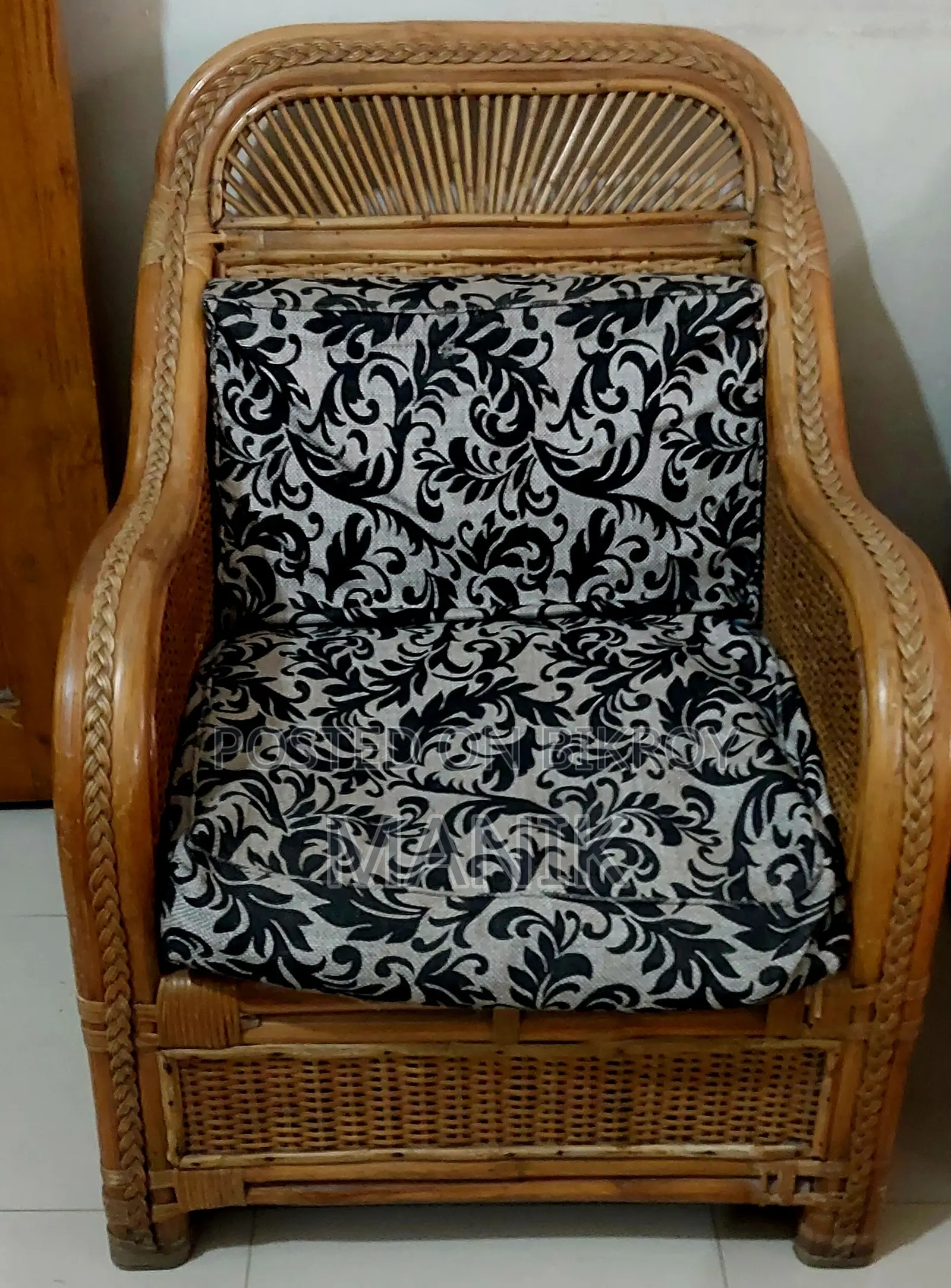 Sofa Set (04 Seats)
