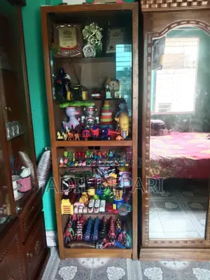 শোকেস / কর্নার শোকেস / বুকশেলফ