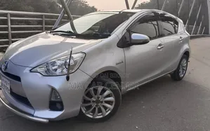 Toyota Aqua 2013 Silver