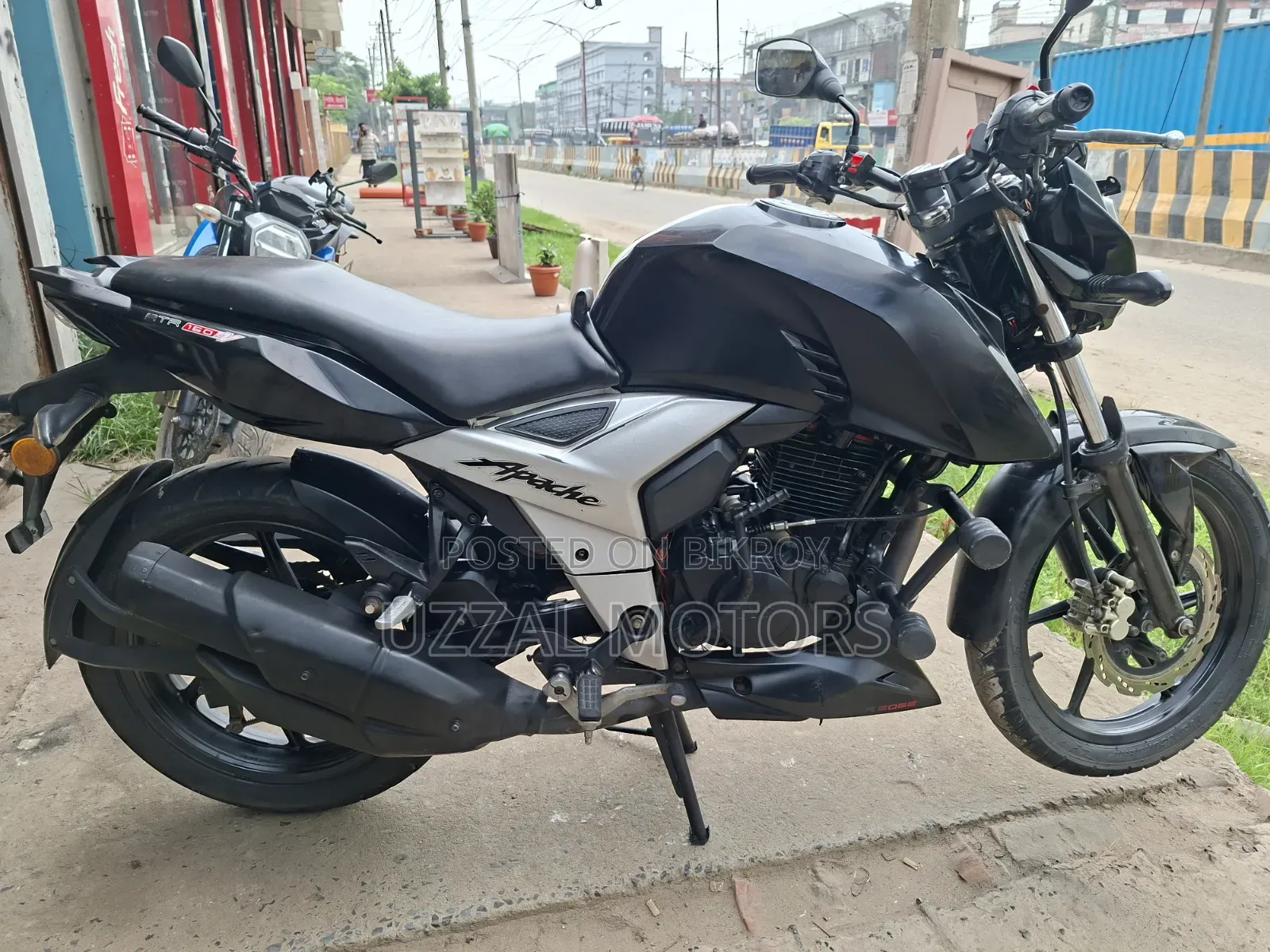 TVS Apache 160 4V 2018 Black