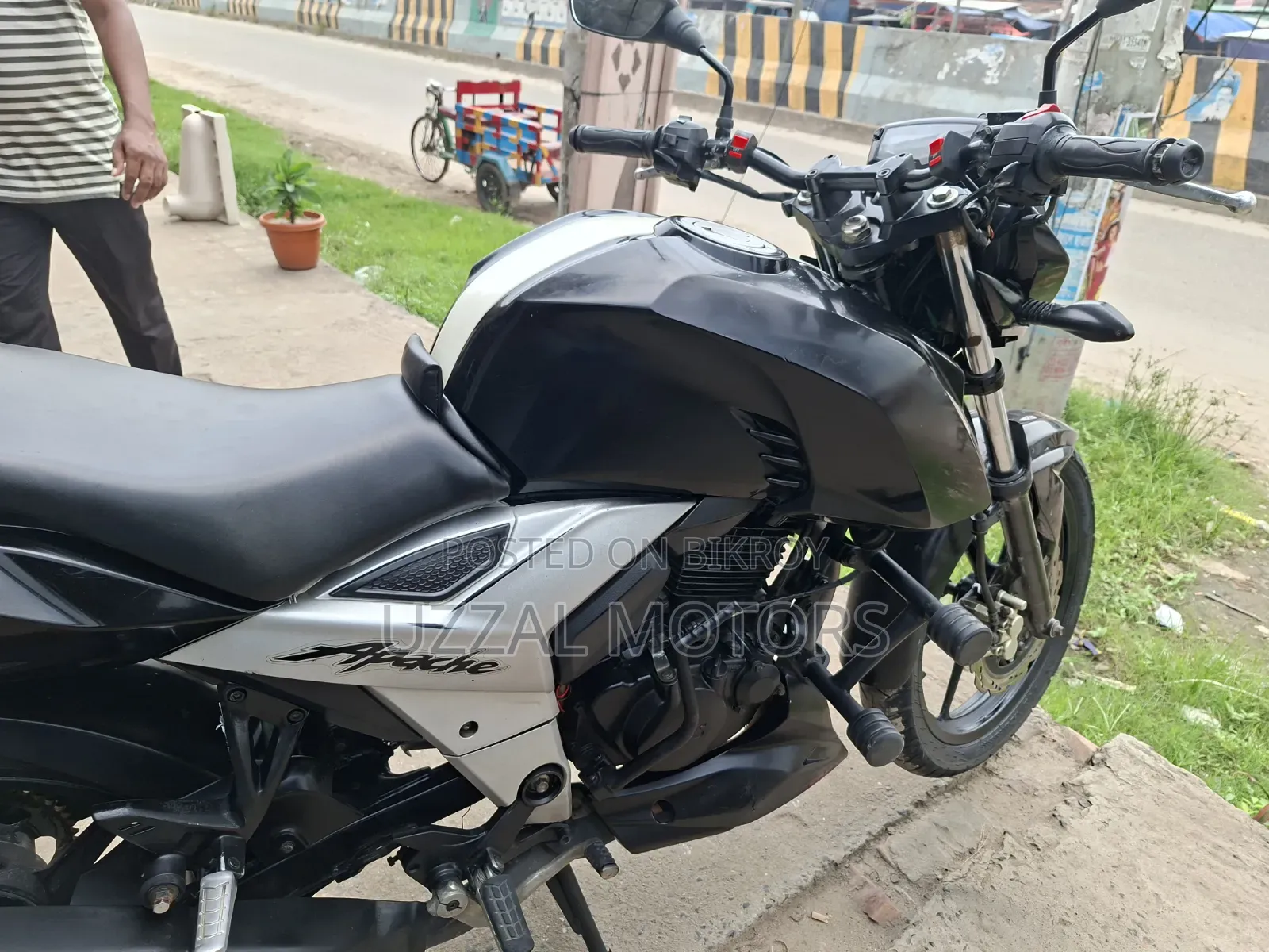 TVS Apache 160 4V 2018 Black