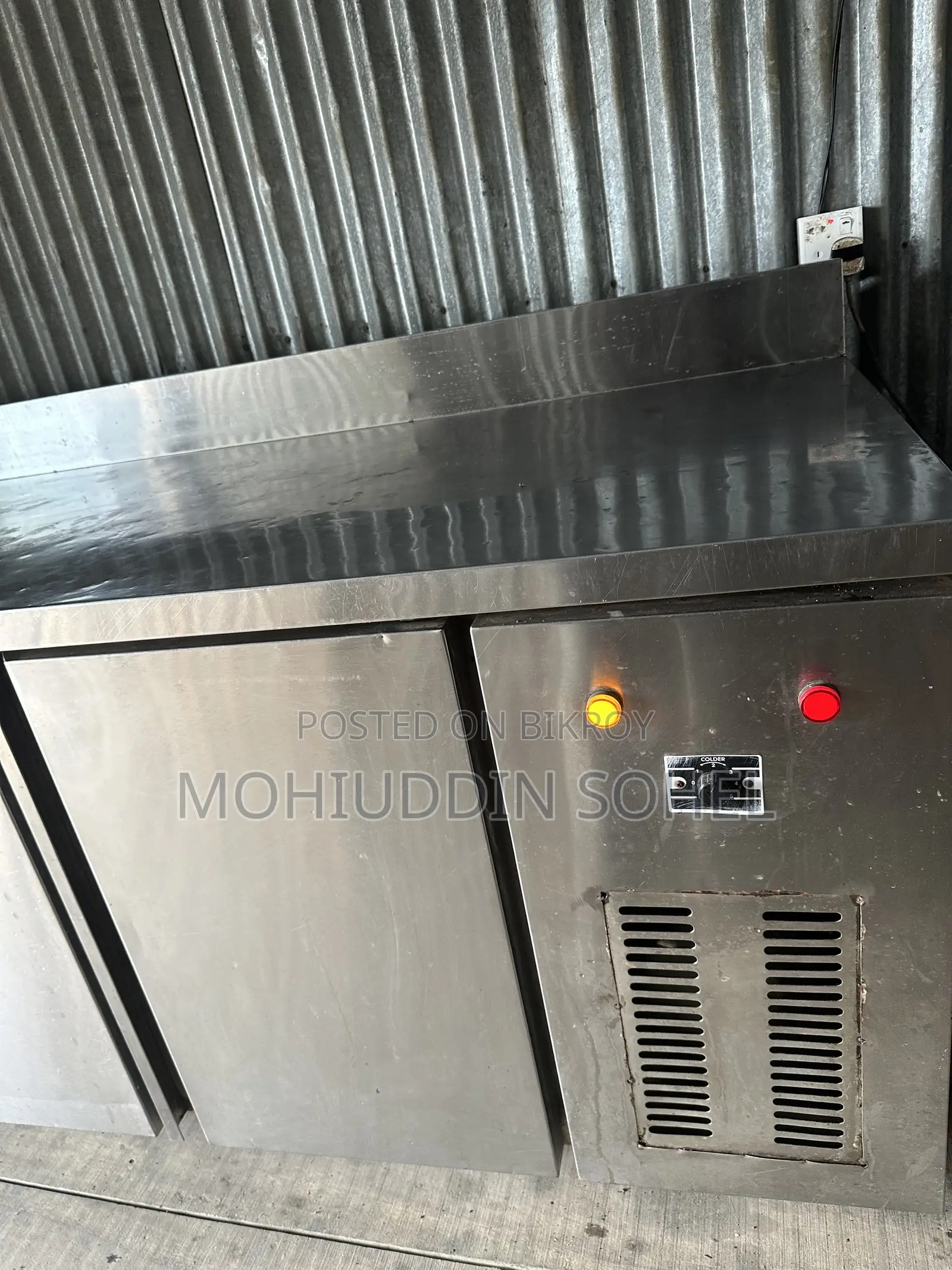 ওয়ার্ক টপ স্টেশন ফ্রিজার