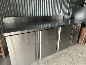 ওয়ার্ক টপ স্টেশন ফ্রিজার