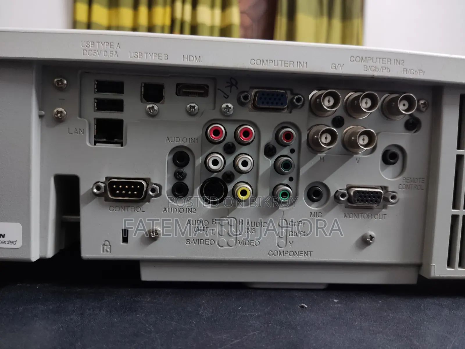 Projector Hitachi