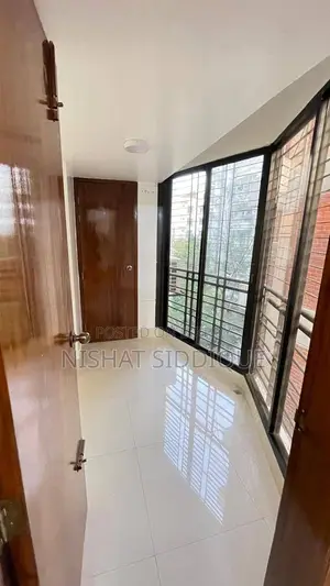 বনানীতে ভাড়ার জন্য আসবাবপত্রসহ ৩ বেডরুমের অ্যাপার্টমেন্ট