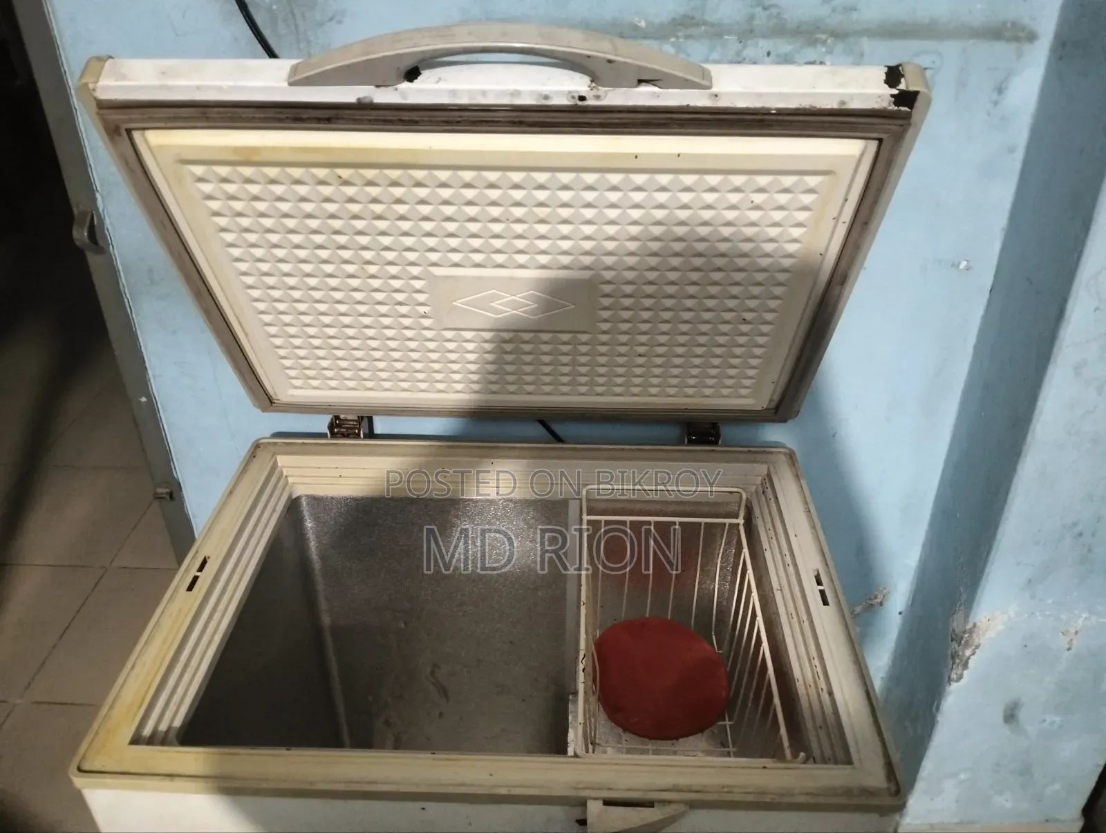 Singer Deep Fridge
