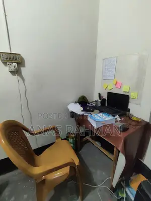 চেয়ার এবং টেবিল