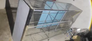 কাচের ডিসপ্লে রেক, সোরুম বা দোকানের জন্য,