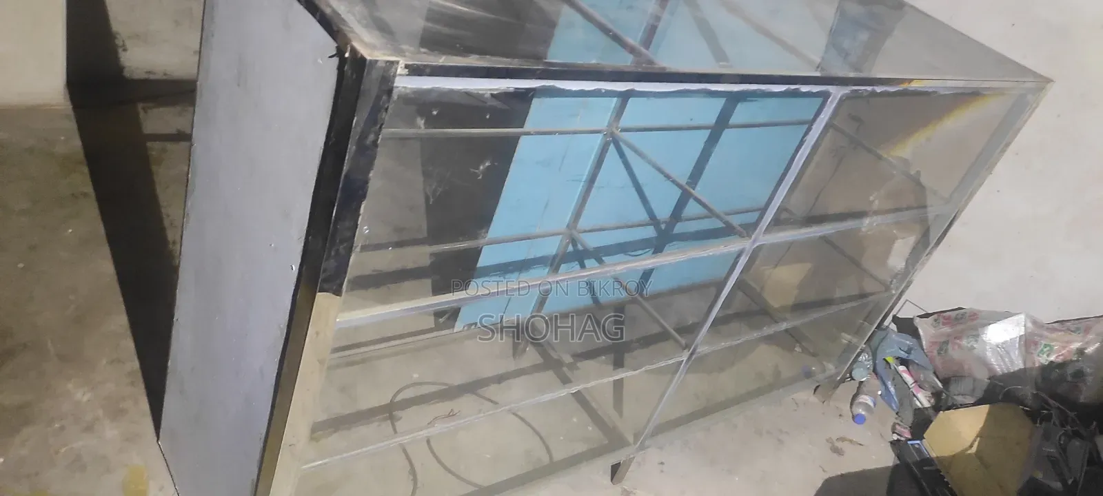 কাচের ডিসপ্লে রেক, সোরুম বা দোকানের জন্য,