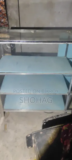 কাচের ডিসপ্লে রেক, সোরুম বা দোকানের জন্য,