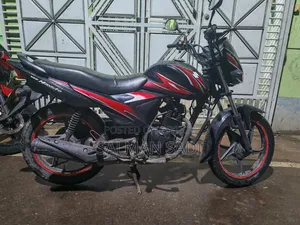 সুজুকি হায়াতে ২০১৯ লাল