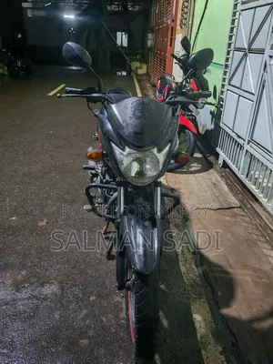 সুজুকি হায়াতে ২০১৯ লাল