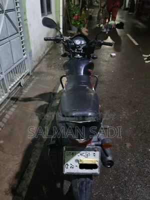 সুজুকি হায়াতে ২০১৯ লাল