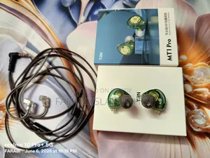 Duel Speaker Earphone. Dynamic Drivers in Ear Monitors