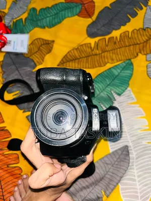 Need some urgent money for medical treatment, camera is completely fresh and good