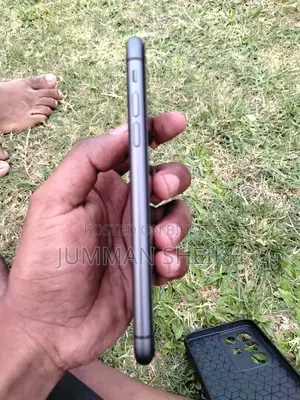 অ্যাপল আইফোন ১১ ৬৪ জিবি কালো