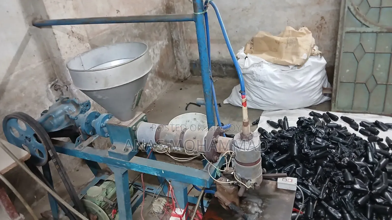 Bottle making machine