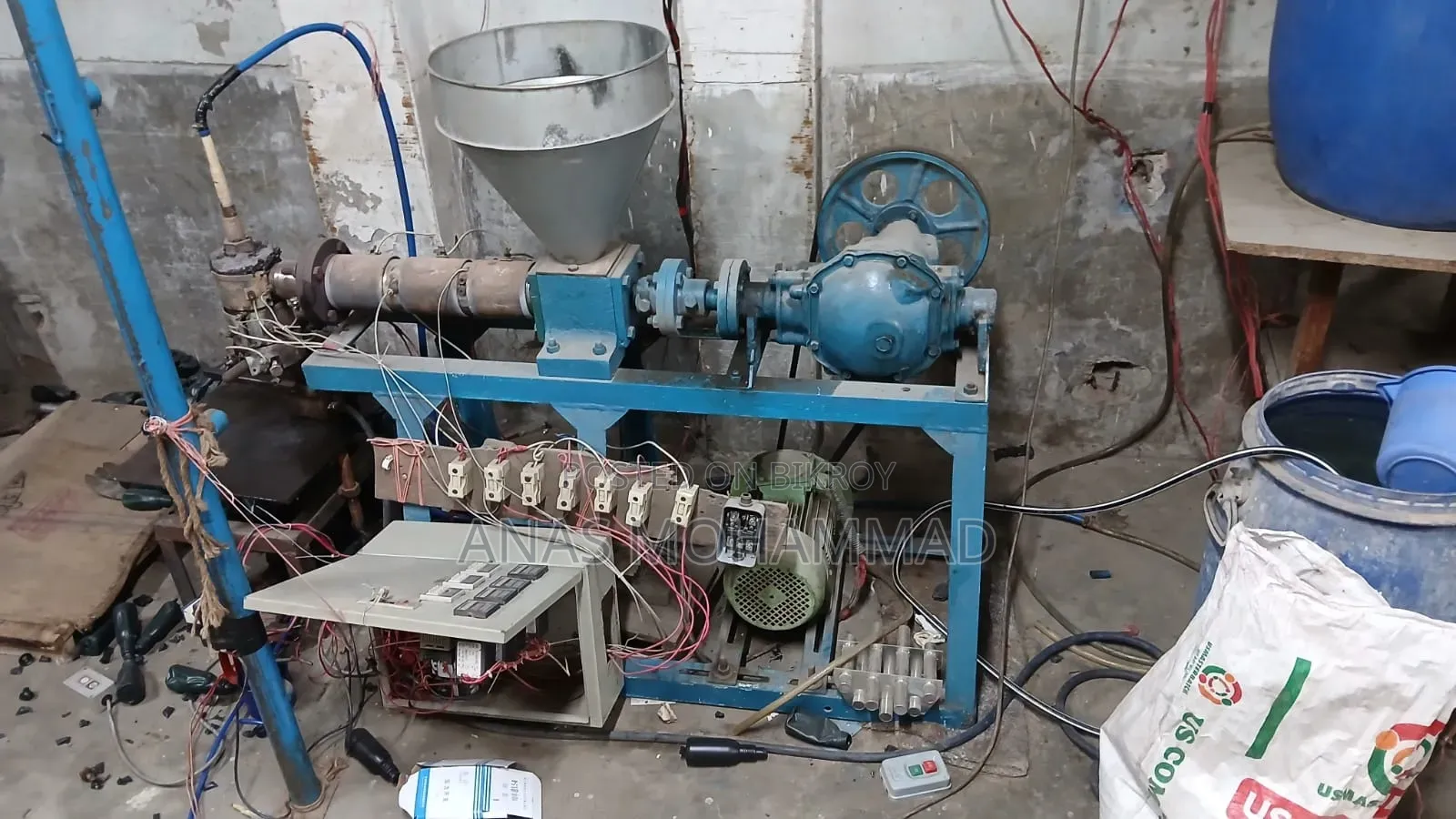 Bottle making machine