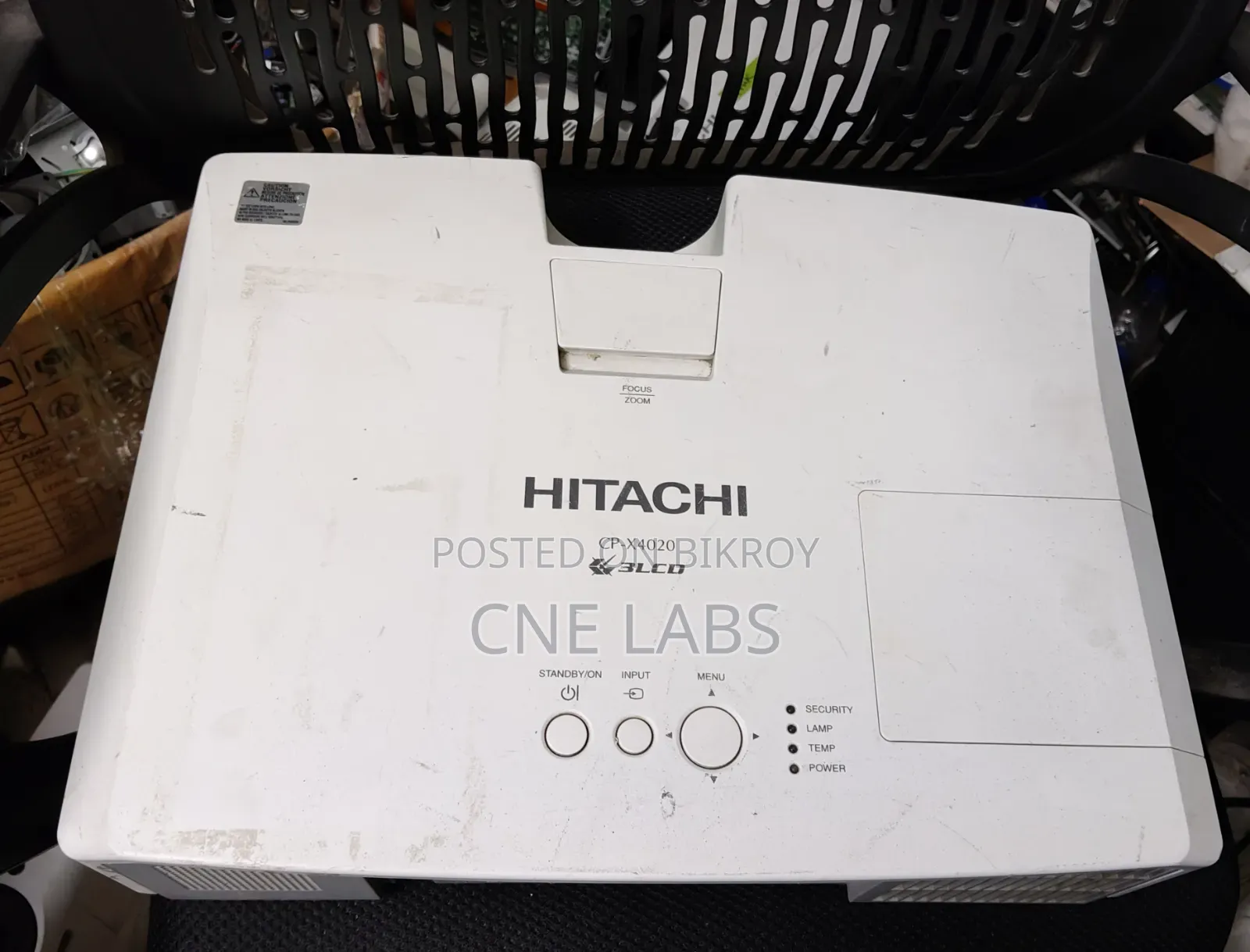 Hitachi Cp-X4020 4000lumens Projector