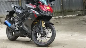 Yamaha R1 2019 Gray