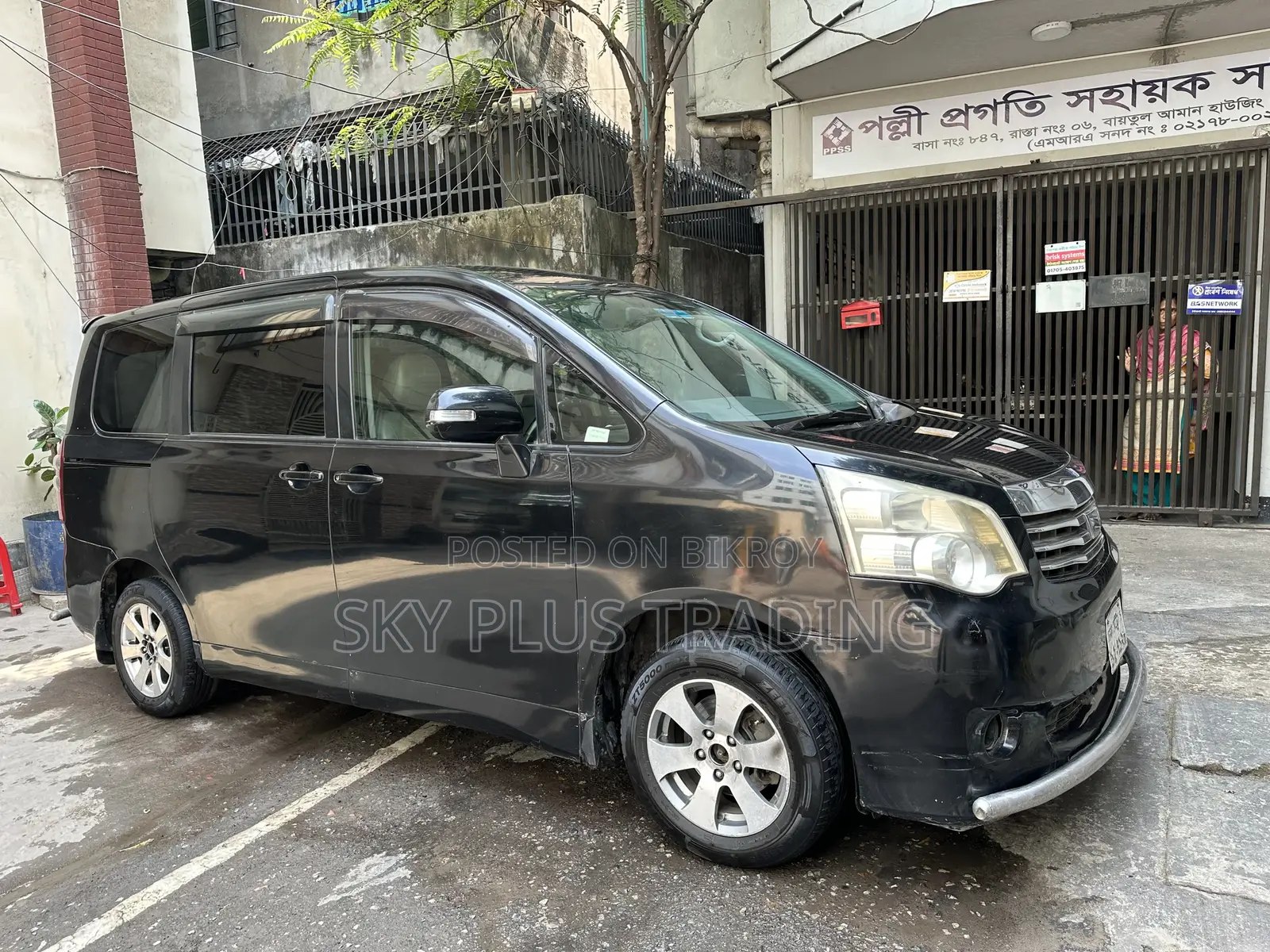 Toyota Voxy 2011 Black
