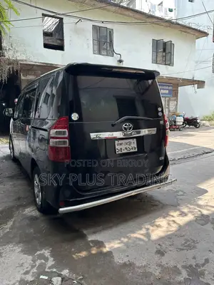 Toyota Voxy 2011 Black
