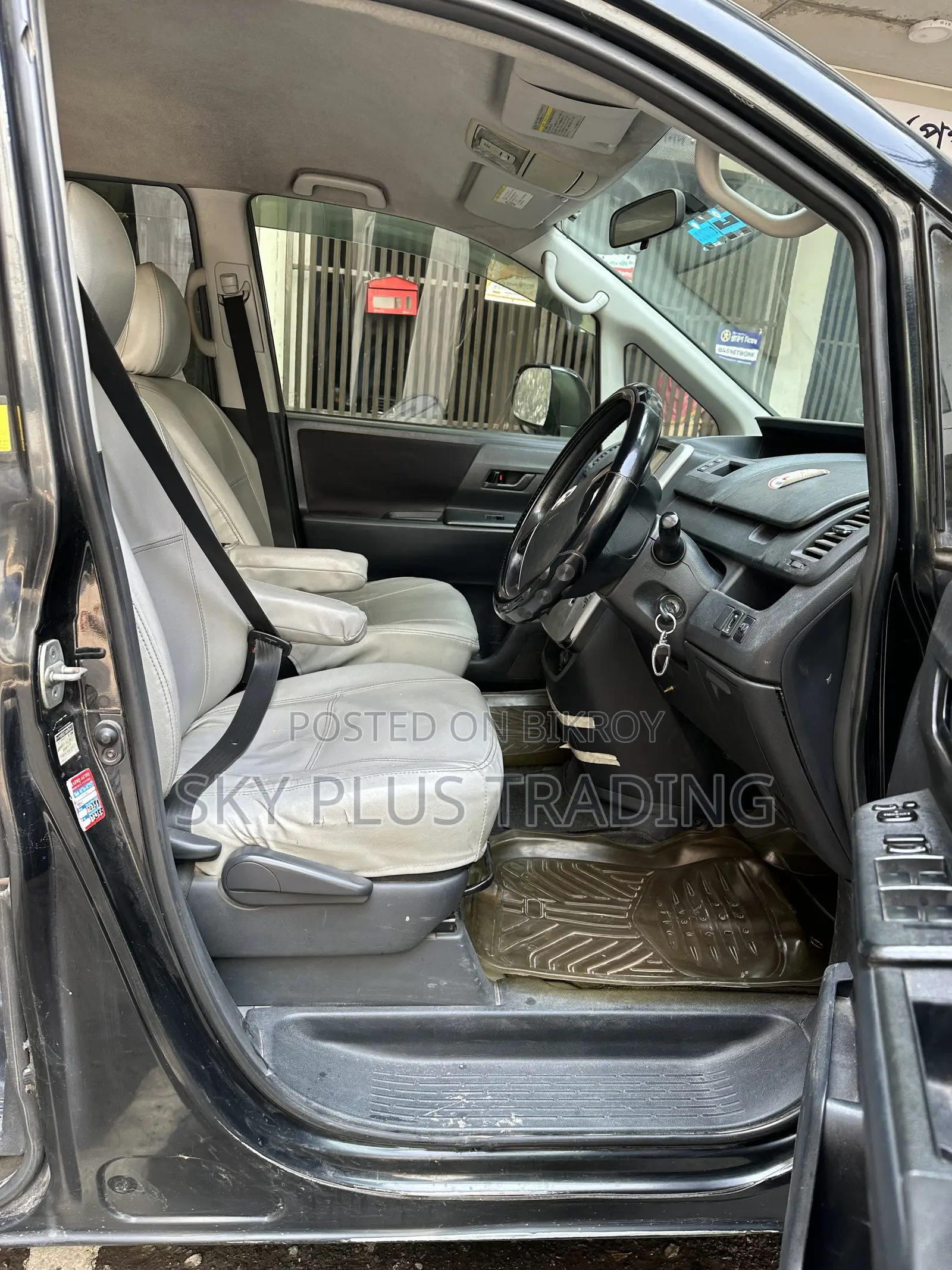 Toyota Voxy 2011 Black