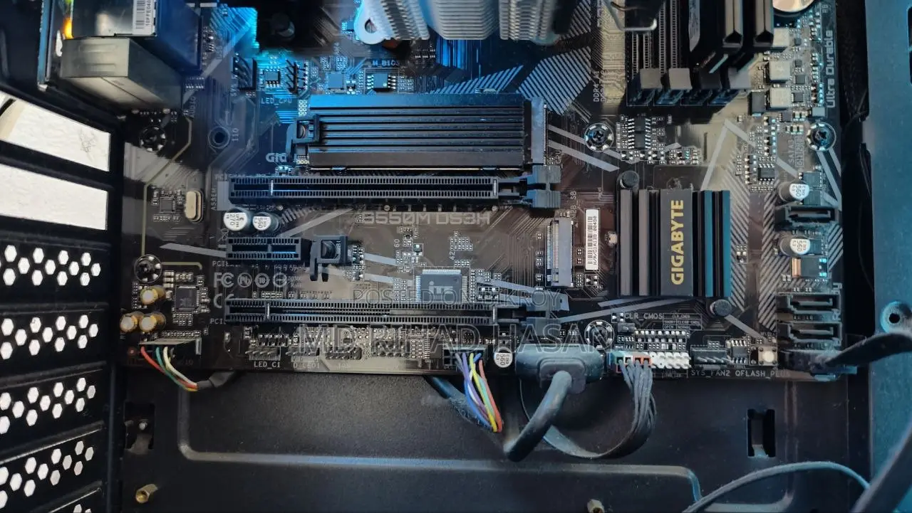 Desktop Computer Gigabyte GB-BRi7-8550 16GB AMD Ryzen 5 SSD 512GB