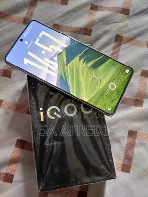 iQOO 256 GB White